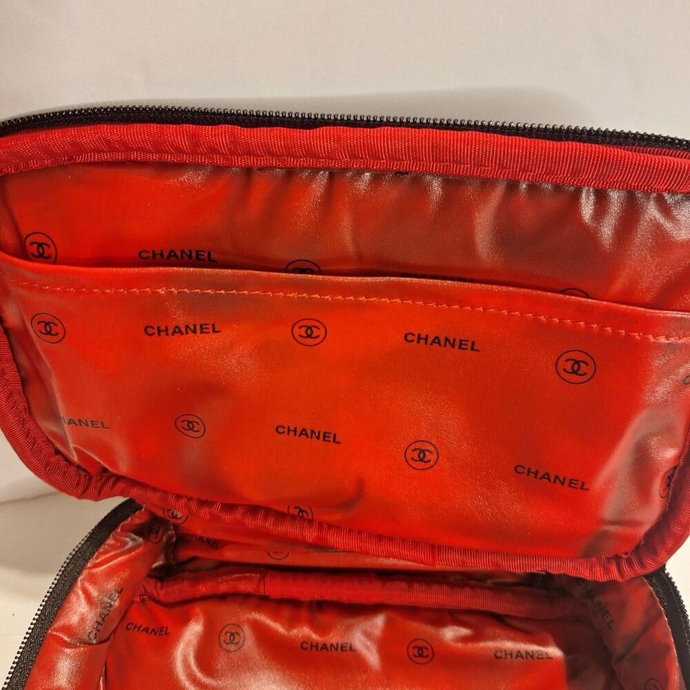 Chanel Parfums Black Cosmetic Zipper Pouch Red Logo - Picture 6 of 8